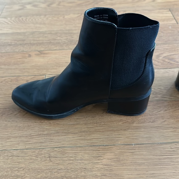 Women’s black boots with a 1-1/2 inch heel - Picture 3 of 5
